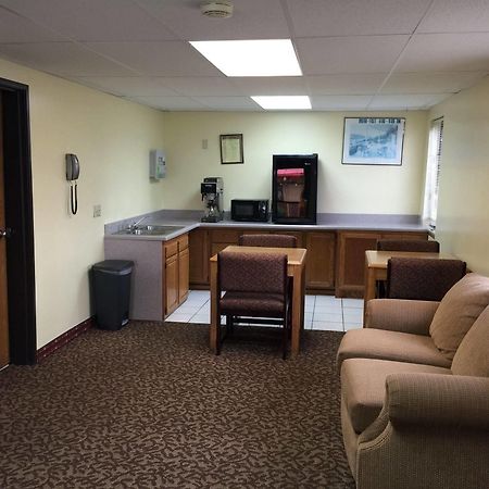 Executive Inn And Suites Dyersburg Экстерьер фото