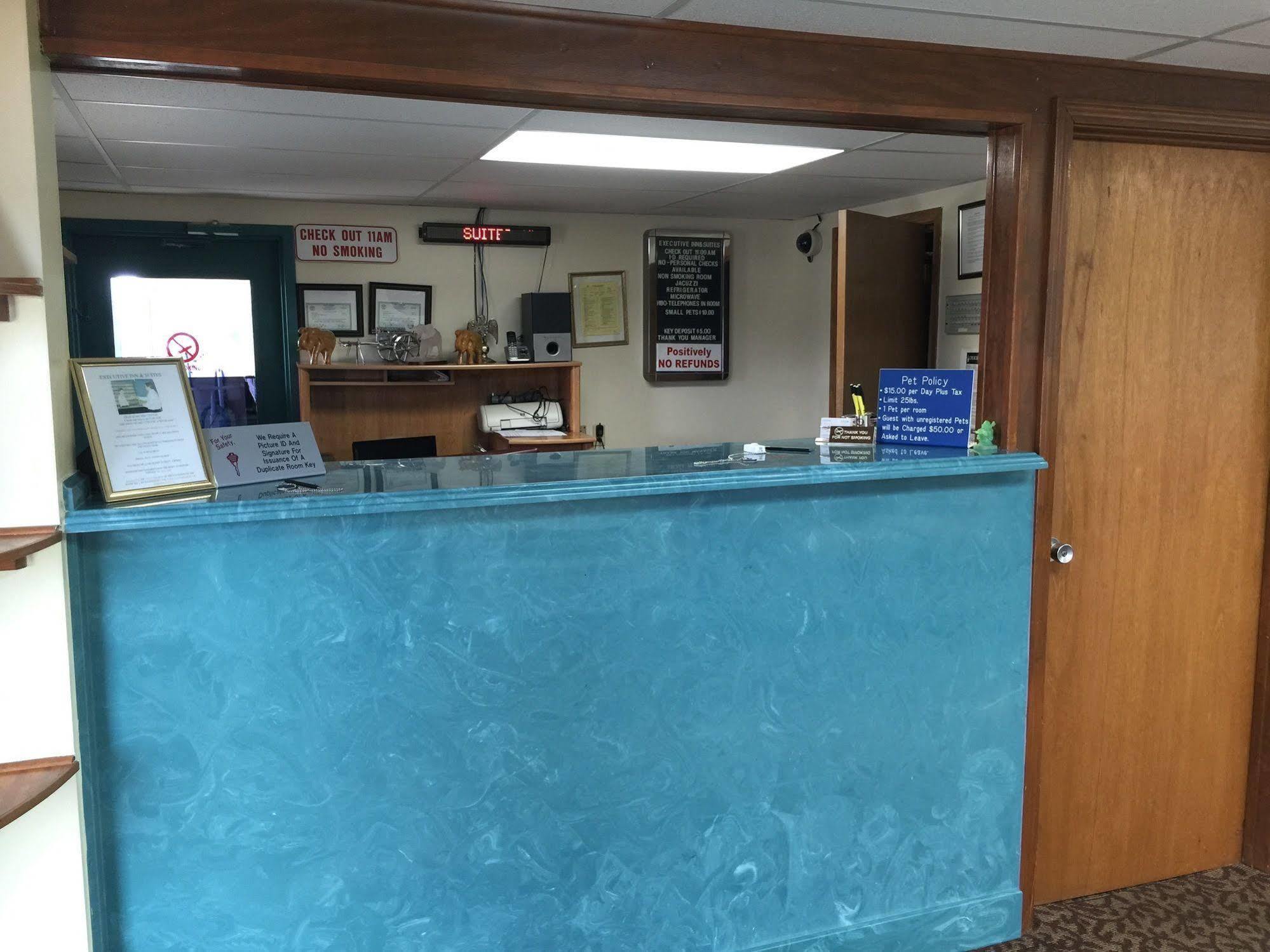 Executive Inn And Suites Dyersburg Экстерьер фото