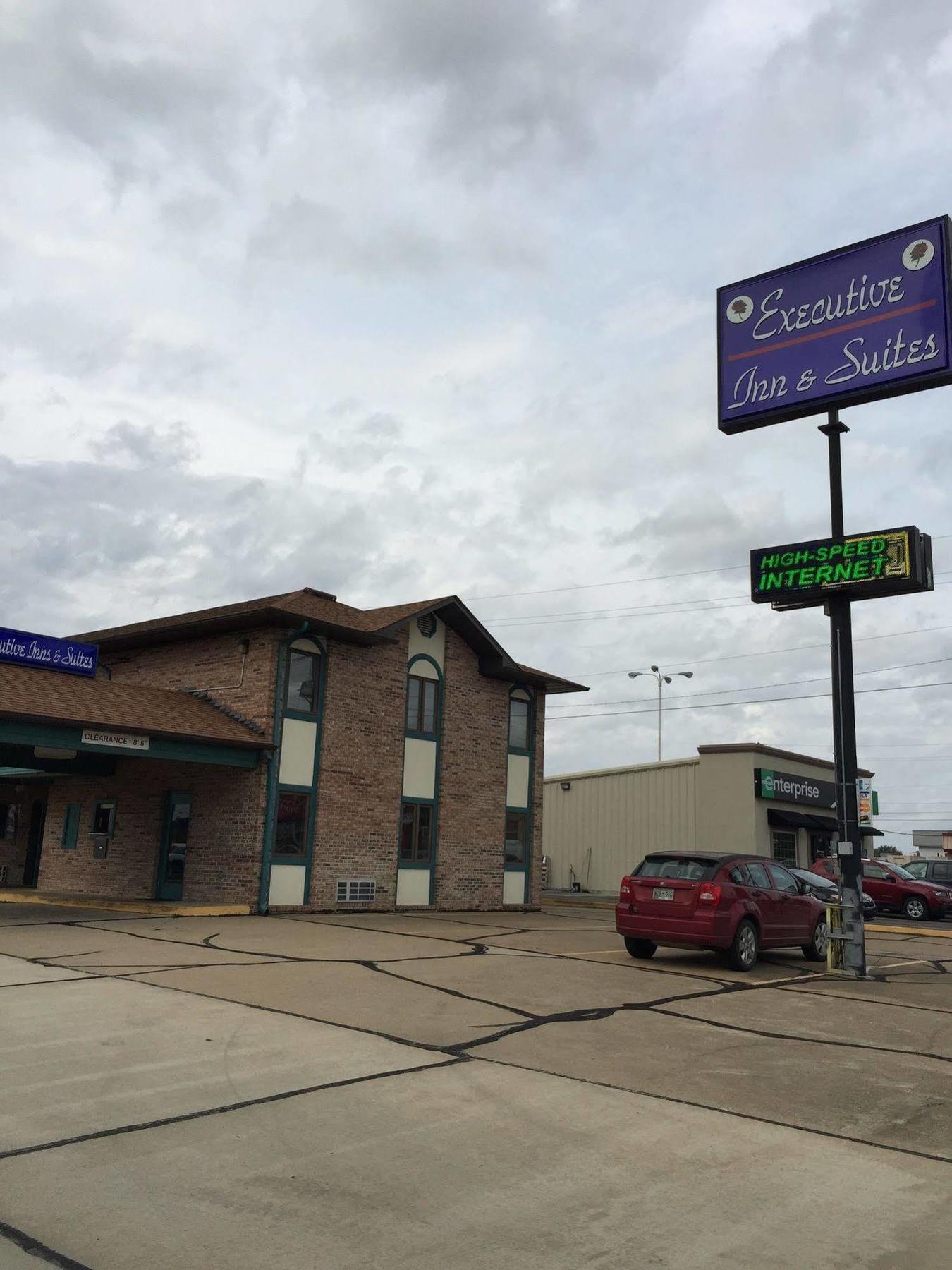 Executive Inn And Suites Dyersburg Экстерьер фото